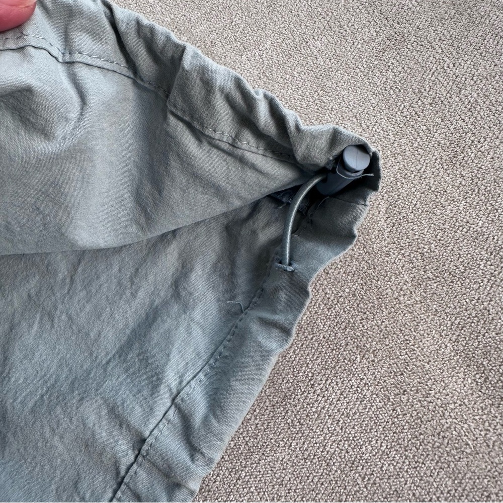 PacSun Parachute Cargo Pants. Light Blue. Medium. - Picture 10 of 10